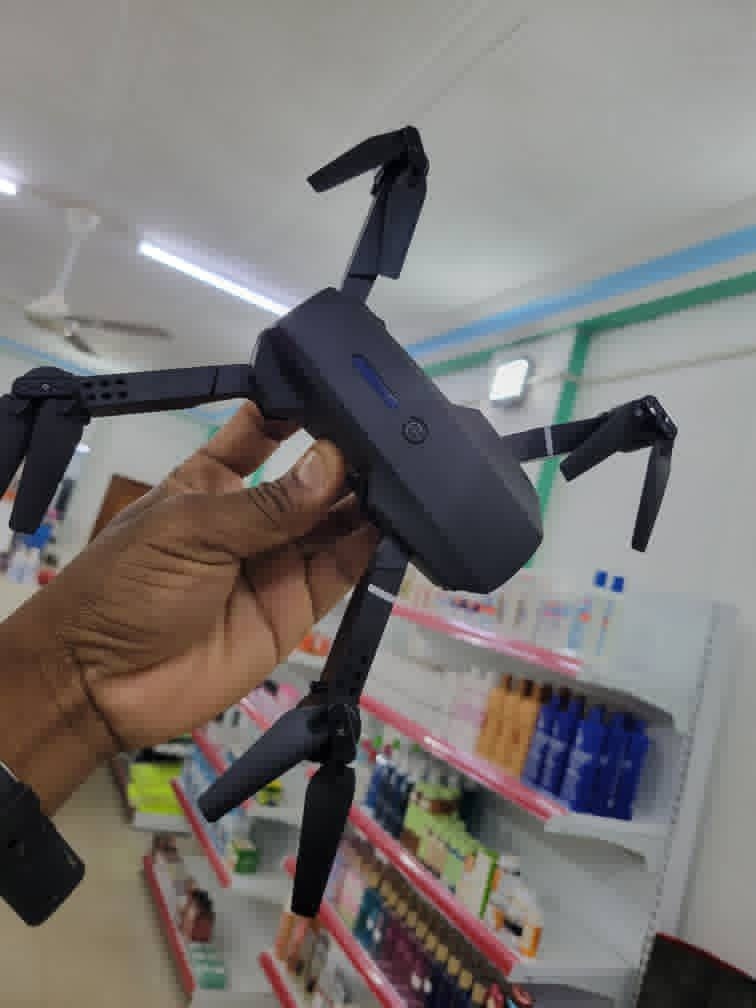 Drone amateurs E88