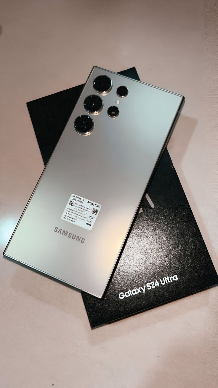 samsumg S24 ultra 256go scelle